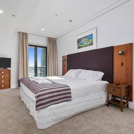 Stunning & Spacious Haven On The Waterfront! Auckland Esterno foto
