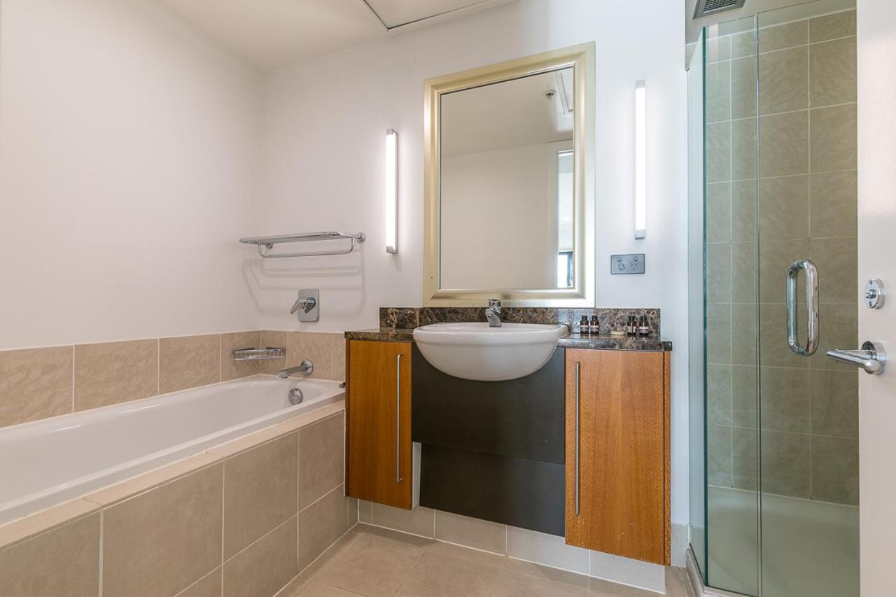 Stunning & Spacious Haven On The Waterfront! Auckland Esterno foto
