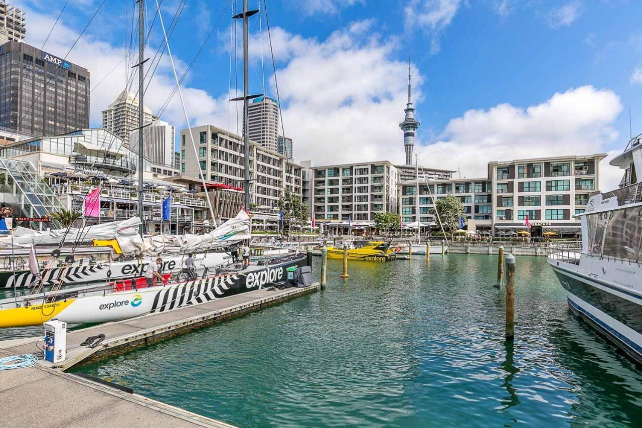 Stunning & Spacious Haven On The Waterfront! Auckland Esterno foto