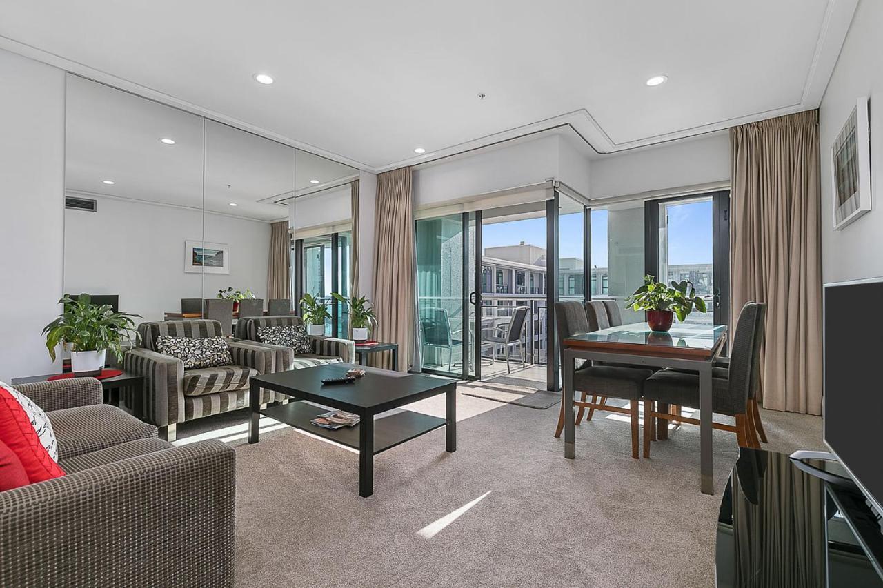 Stunning & Spacious Haven On The Waterfront! Auckland Esterno foto