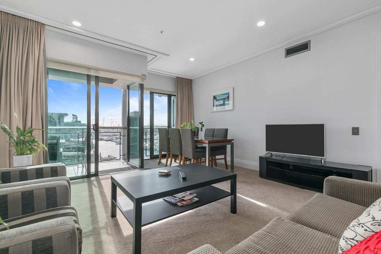 Stunning & Spacious Haven On The Waterfront! Auckland Esterno foto