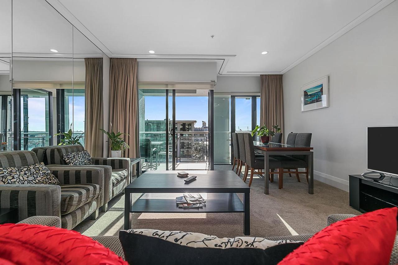 Stunning & Spacious Haven On The Waterfront! Auckland Esterno foto